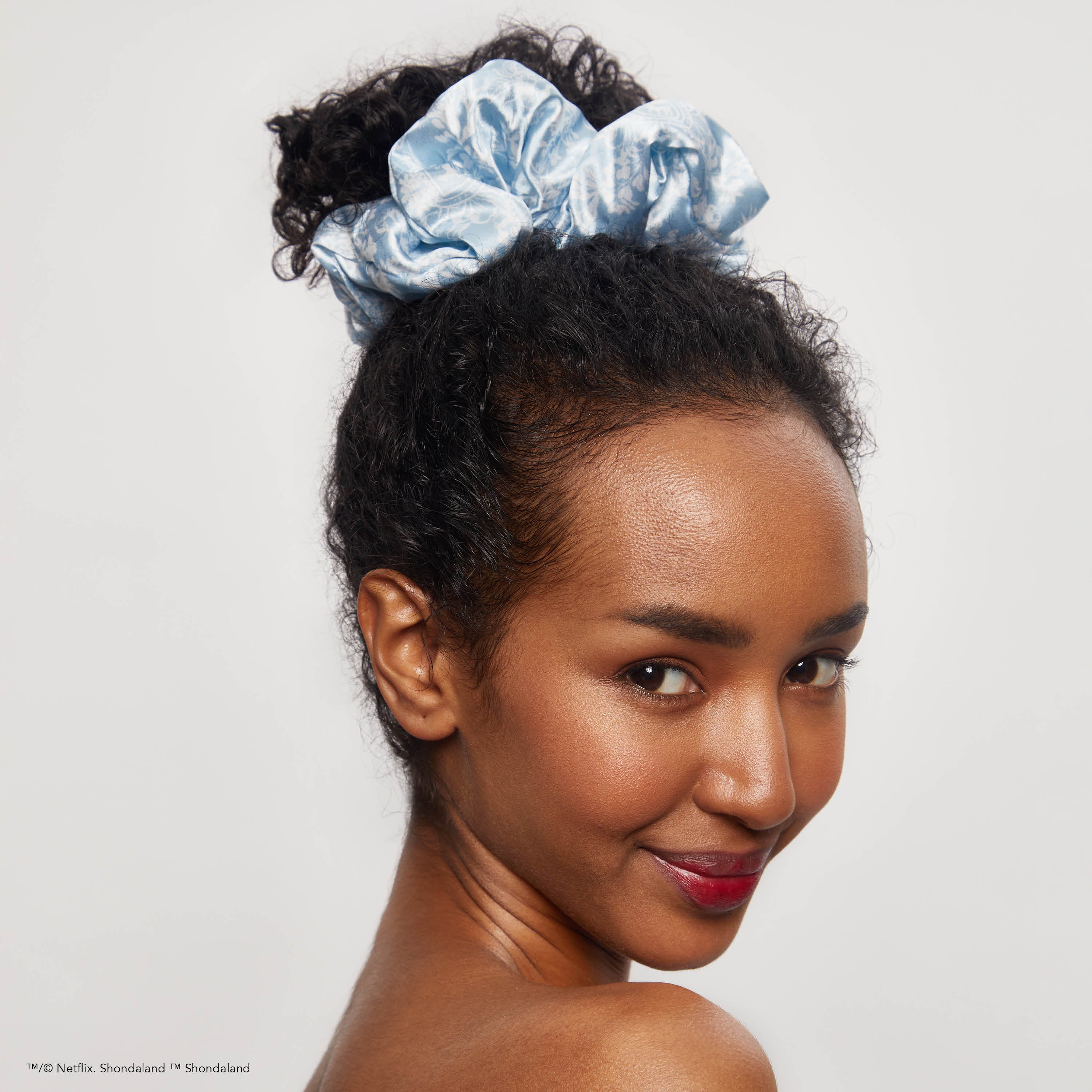 Alternative view of Kitsch x Bridgerton Satin Pillow Scrunchies in Toile De Blue