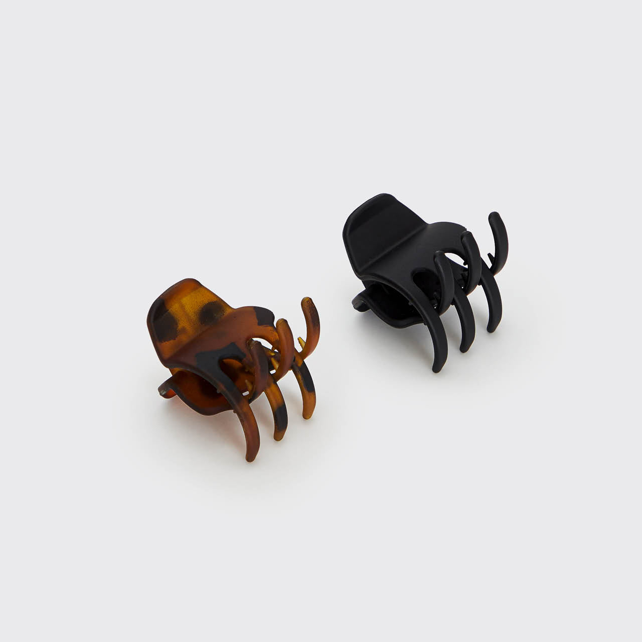 Alternative view of Black & Tort Claw Clips 2pc Set - Medium