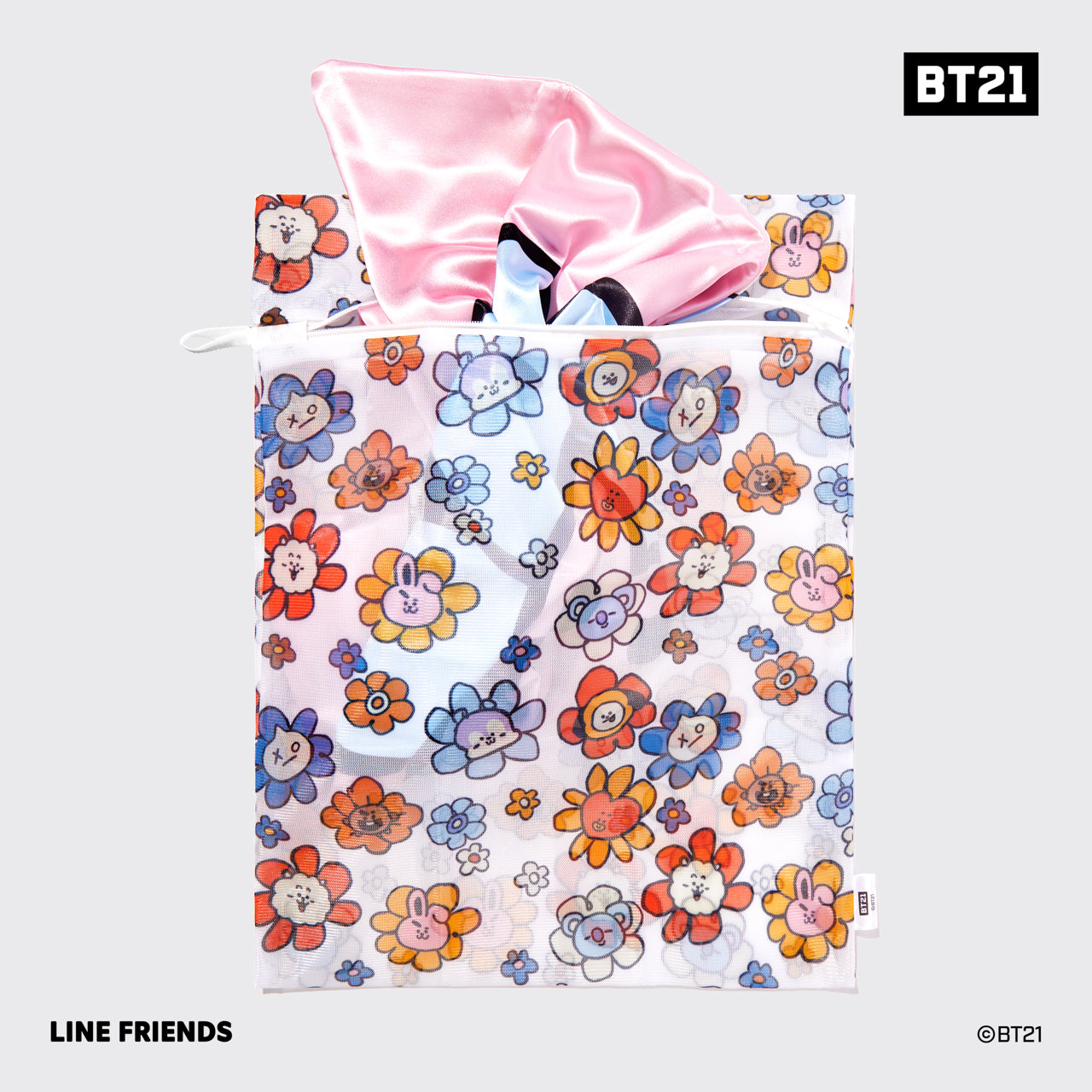 Alternative view of Kitsch x BT21 Wash Bags 2pc Set in UNIVERSTAR